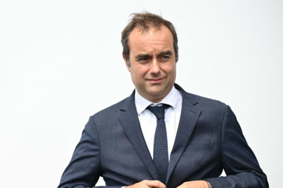 Fransa'da dün hükümeti kuran Başbakan Lecornu istifa etti