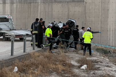 Konya'da yol kenarına uçan otomobilin sürücüsü hayatını kaybetti