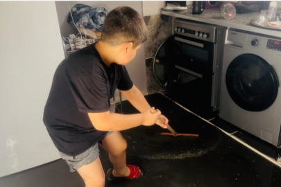 Şanlıurfa Ceylanpınar'da bir evi kanalizasyon suyu bastı