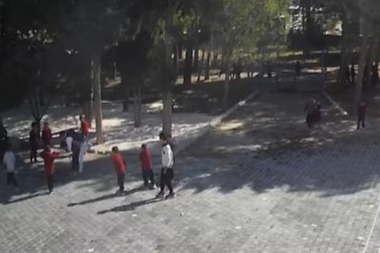 Burdur'da nefes borusuna simit takılan öğrenciye, öğretmenden Heimlich manevrası