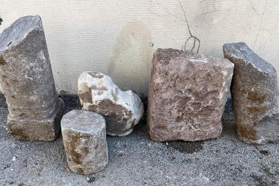Evin bahçesinde bulunan taşlar Doğu Roma Dönemi'ne ait çıktı
