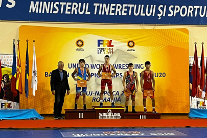 Bursa Büyükşehir Belediyesporlu güreşçilerden 2 madalya