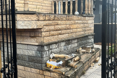 Kocaeli Gebze'de 14 yaşındaki çocuğun üzerine beton korkuluk düştü