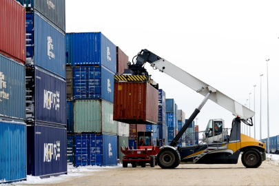 Türkiye'den komşularına 9 ayda 20,3 milyar dolarlık ihracat