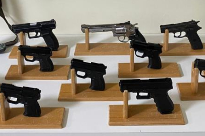 Bursa'da ruhsatsız silah imalatı! 4 şüpheli kıskıvrak yakalandı...