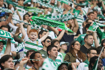 Bursaspor tribünlerinden geliyorum!