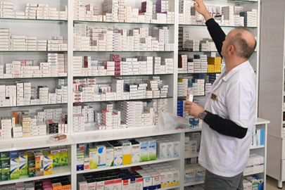 Raflar boş kaldı: Eczanelerde ilaç yok!
