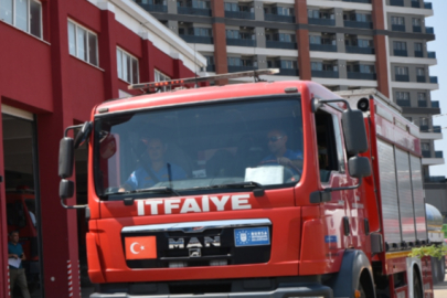 Bursa'da kayalıkta mahsur kalan köpek ekiplerce kurtarıldı