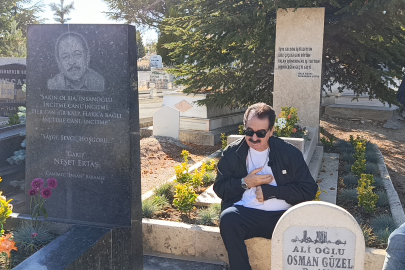İbrahim Tatlıses, Neşet Ertaş'ın mezarını ziyaret etti