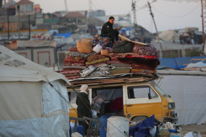 İsrail'in Gazze'de çekildiği bölgelere yerinden edilen Filistinliler dönmeye devam ediyor