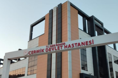 Diyarbakır'da motosikletli şahıs, araçtan indirdiği kadını bıçaklayıp kaçtı