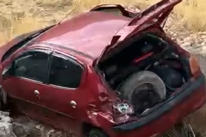 Mardin’de otomobil şarampole devrildi: 1 yaralı