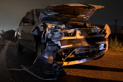 Sakarya'da iki otomobil çarpıştı: 3 yaralı