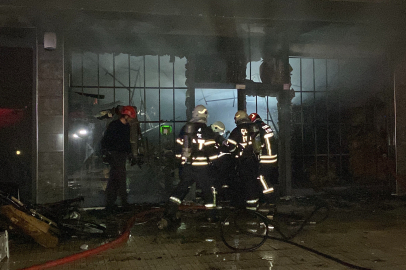 Çorum’da bir iş yerine ait depoda çıkan yangın korkuttu