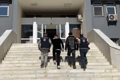 Iğdır’da kaçak 10 Afgan göçmen ve göçmenleri taşıyan 2 kişi yakalandı