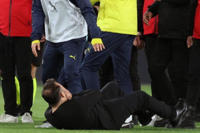 Mourinho'nun Okan Buruk'un burnunu sıkmasına İrfan Can Kahveci'den çarpıcı hareket!