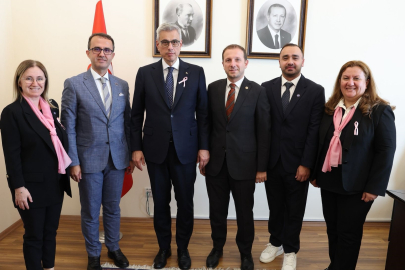 Bursa Kanserle Savaş Derneği'nden Sağlık Bakanı Memişoğlu'na ziyaret