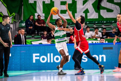 Bursaspor, evinde Cholet Basket’e mağlup oldu