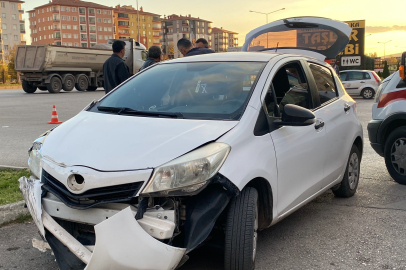 Çorum’da otomobiller çarpıştı: 2 yaralı
