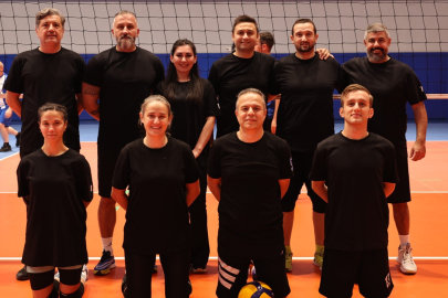 Bursa'da Nilüfer Belediyesi çalışanları filede ter döktü