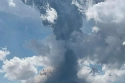 Endonezya’da aktif yanardağ tehlikesi büyüyor!