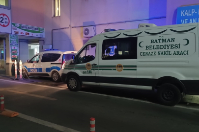 Batman'da yolun karşısına geçerken otomobilin çarptığı genç hayatını kaybetti