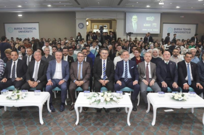 İbrahim Burkay: Türkiye’nin İkinci Yüzyılı’nı gençler inşa edecek