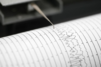 Endonezya'da 6,5 büyüklüğünde deprem