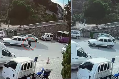 Sakarya'da geri manevra yapan otomobil, bastonla yürüyen yaşlı adama çarptı