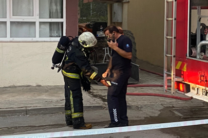 Antalya'da yangın çıkan evdeki muhabbet kuşunu itfaiye kurtardı