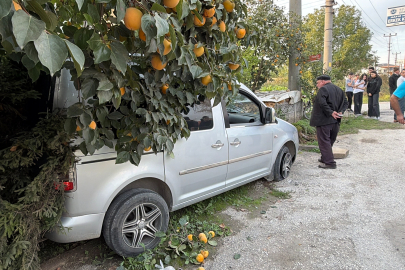 Düzce'de durakta beklerken aracın çarptığı kadın ve çocuk ağır yaralandı