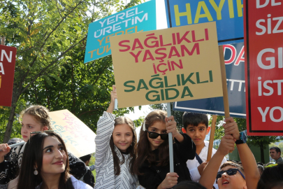 Bursa Nilüfer'de minikler gıda için yürüdü: Oyunla öğren sağlıklı yaşa