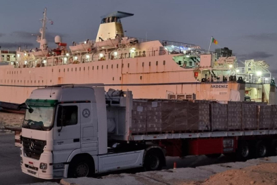 Türkiye'nin 25 insani yardım tırı Gazze için Refah Sınır Kapısı'na hareket etti