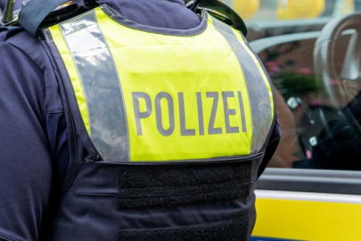 Almanya'da çirkin saldırı! Saldırıp başörtüsünü çıkardı...