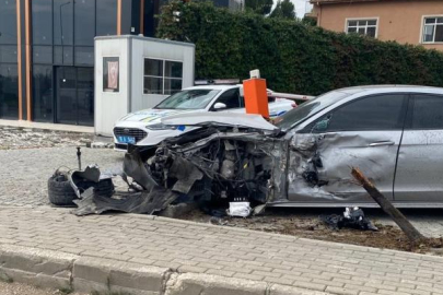 Bursa'da korkutan kaza! Metrelerce sürüklendi, hurdaya döndü...