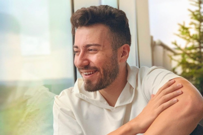 Enes Batur'a ne oldu? Tarikat iddiaları sonrası yakın dostu patladı...