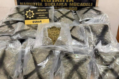 Kütahya’da bir kamyonda 33 kilo esrar ve 6,55 gram kokain ele geçirildi, 3 şüpheli tutuklandı