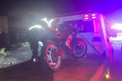 İzmir Çeşme'de plakasız, kasksız ve abartı egzozlu motorlara sıkı denetim