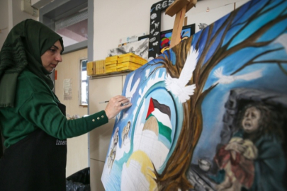 Bursa'da lise öğrencileri resim çizerek Filistin'e destek verdi