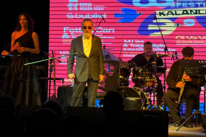 Bursa'da Soner Olgun konser verdi