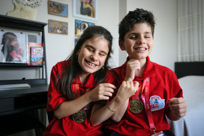 Bursalı görme engelli ikizler TEKNOFEST'te birinci oldu!