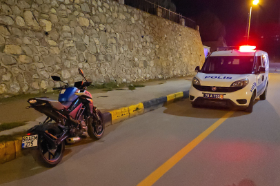 Karabük'te motosiklet kaldırıma çarptı: 1 ölü