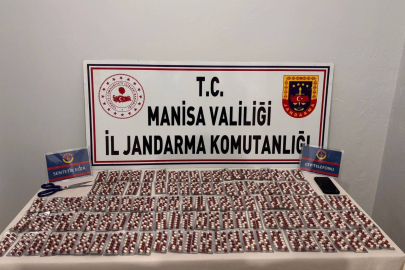 Manisa'da motosikletli şüpheli 1622 sentetik uyuşturucu hapla yakalandı