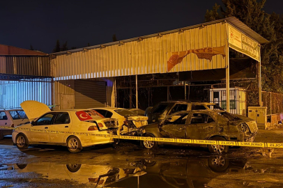 Mersin’de sanayi sitesinde park halindeki 5 araç kundaklandı
