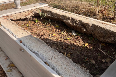 Tekirdağ'da mezar mermerlerini çalıp evinin bahçesine döşeyen şüpheli yakalandı