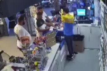 Ankara’da akaryakıt istasyonu çalışanlarının darbedilme anı güvenlik kamerasında