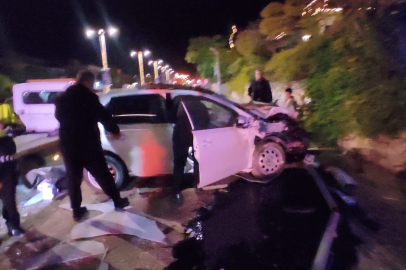 Elazığ’da otomobil durağa çarptı: 1 yaralı