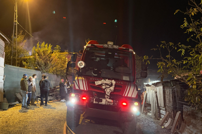 İstanbul Çatalca’da samanlık yangını eve sıçradı, 4 hayvan telef oldu
