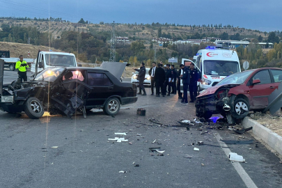 Malatya'da iki aracın çarpıştı kazada 3 kişi yaralandı