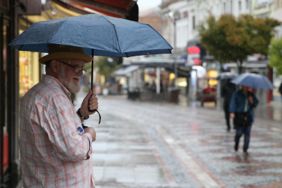 Yurdun kuzeybatısı için gök gürültülü sağanak uyarısı